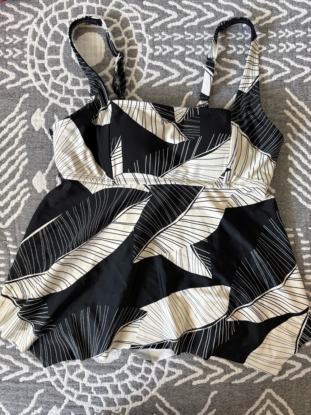 Kona Sol Black & White Printed Camisole Tankini Top